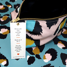 Load image into Gallery viewer, Pink Leopard Print Zip Bag